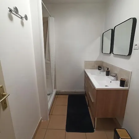 Maison Spacieuse Pour 8 Personnes Pessac